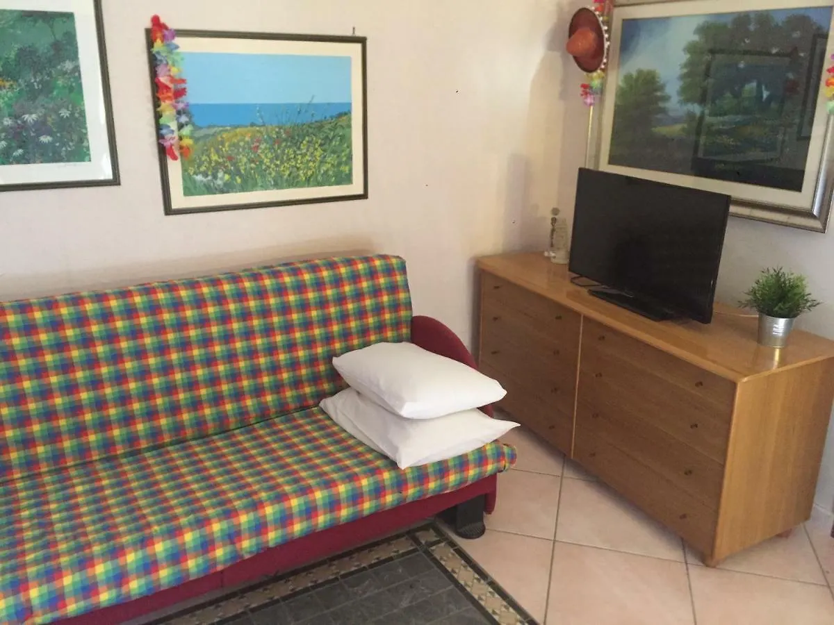 Andrew'S Apartment - Mulinia Residence أتشيريالي بيت للعطل